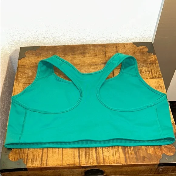Nike Green Sports Bra - Picture 2 of 4